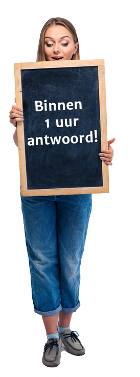 Vrouw met bord waarop staat: Binnen 1 uur antwoord.